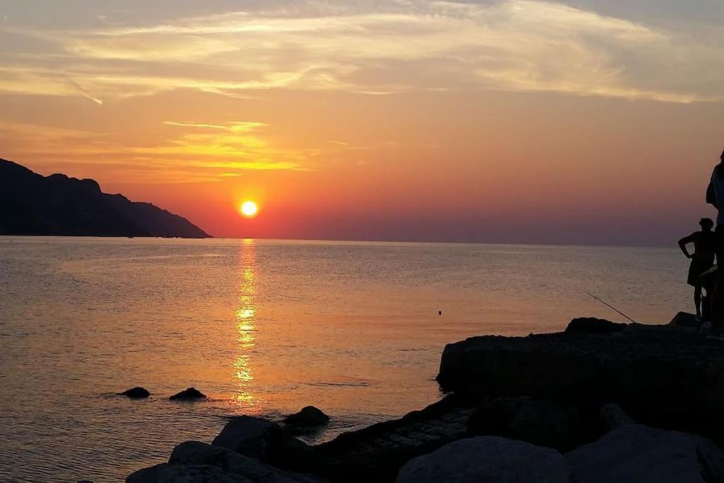 Appartamento In Villetta A 2 Passi Dal Mare E Dal Centro เปซาโร ภายนอก รูปภาพ