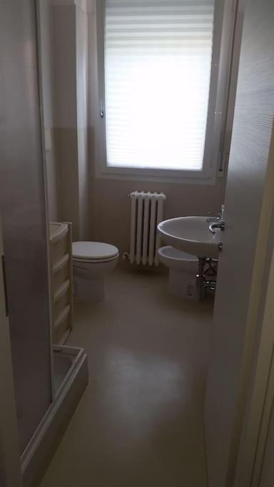 Appartamento In Villetta A 2 Passi Dal Mare E Dal Centro เปซาโร ภายนอก รูปภาพ