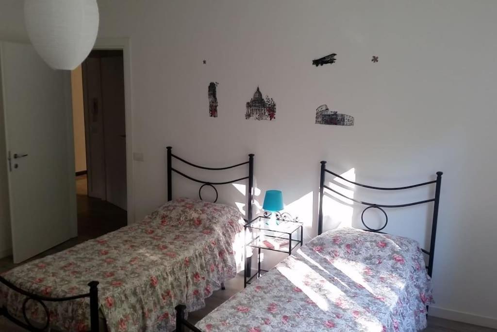Appartamento In Villetta A 2 Passi Dal Mare E Dal Centro เปซาโร ภายนอก รูปภาพ