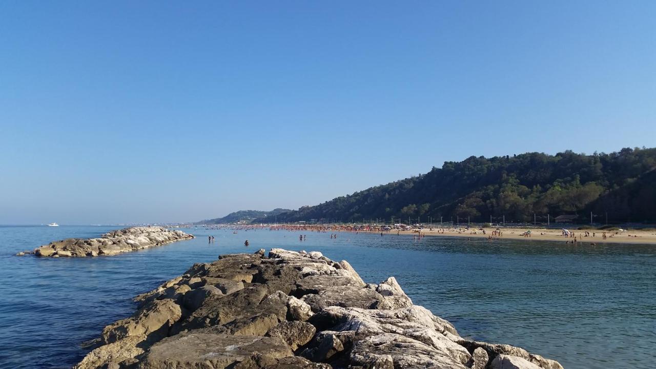 Appartamento In Villetta A 2 Passi Dal Mare E Dal Centro เปซาโร ภายนอก รูปภาพ